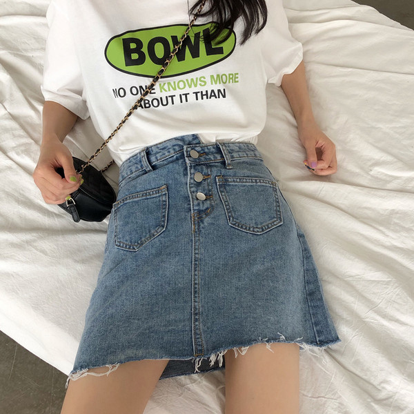 Fusta de dama din denim cu nasturi si buzunare cu talie inalta in albastru