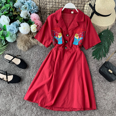 Modern női ruha hímzéssel, rövid ujjú több színben