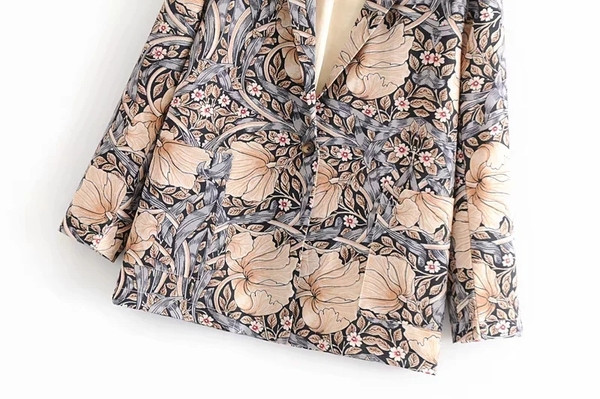 Modern női kabát virágmintával