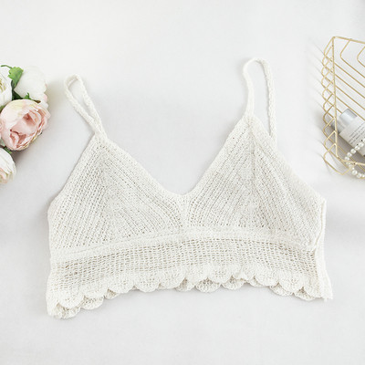 Modern női melltartó vékony pántokkal, többféle színben