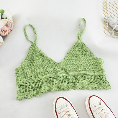 Modern női melltartó vékony pántokkal, többféle színben