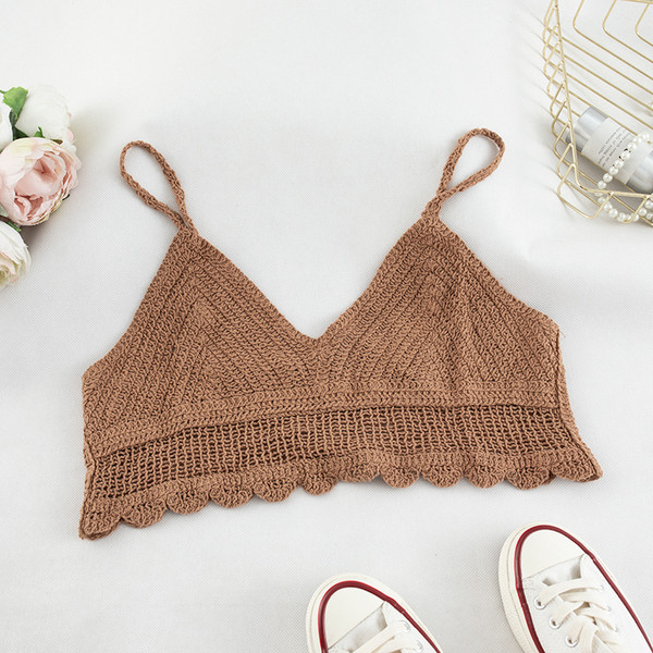 Modern női melltartó vékony pántokkal, többféle színben