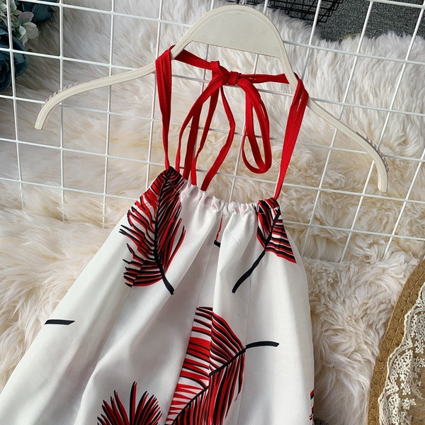 Modern női hosszú ruha hasítékkal, vékony pántokkal