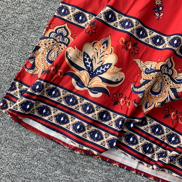 Rochie lungă de damă modernă, cu mâneci scurte și decolteu în V