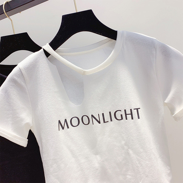 Alkalmi női póló fekete-fehér felirattal