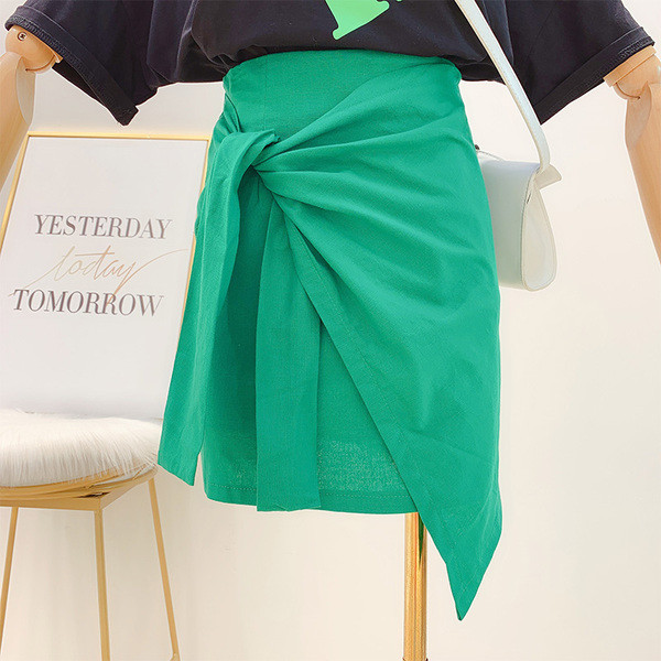 Alkalmi női szoknya aszimmetrikus modell három színben