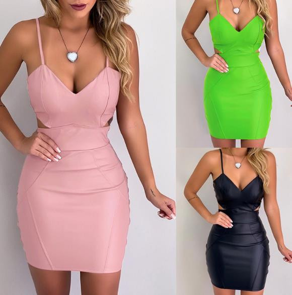 Aktuális női ruha kivágásokkal több színben