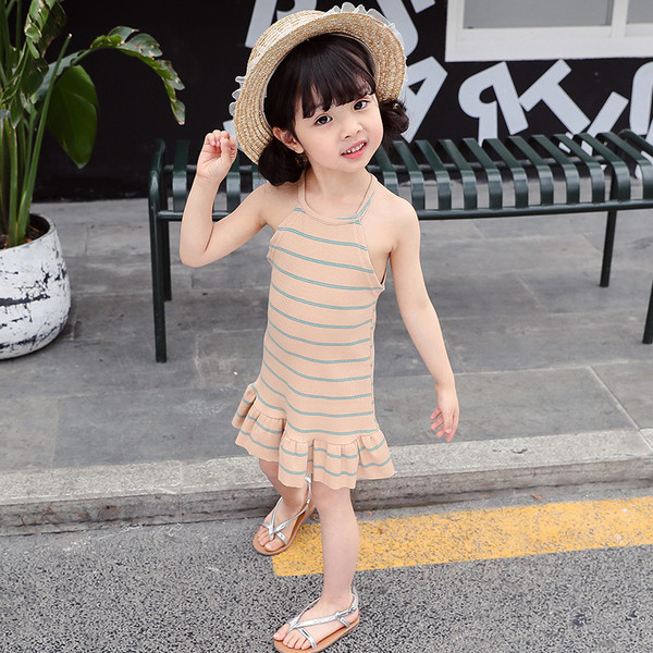 Gyermek alkalmi ruha szabású modell három színben