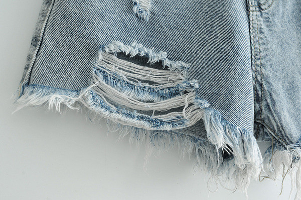 Pantaloni scurți din denim cu buzunare în albastru