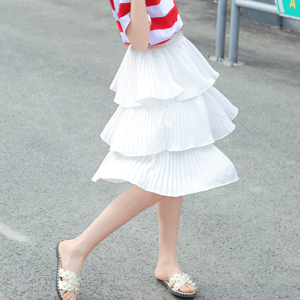 Gyermek modern szoknya szabású modell fehér színben