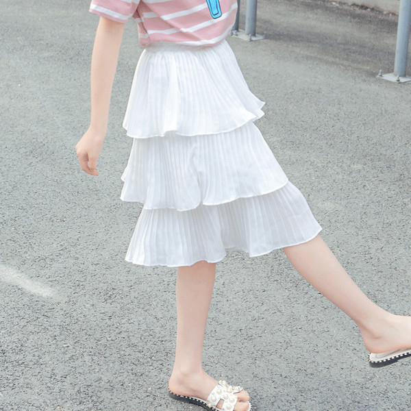 Gyermek modern szoknya szabású modell fehér színben