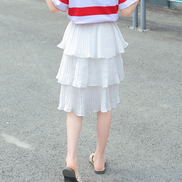 Gyermek modern szoknya szabású modell fehér színben