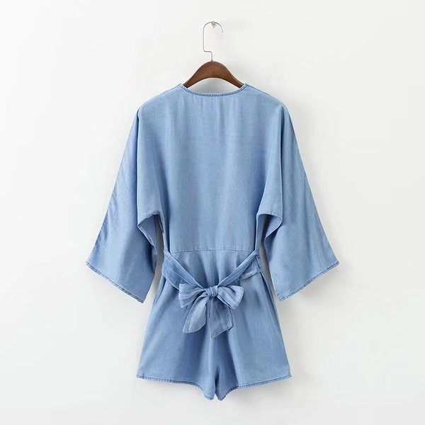 Γυναικεία σύντομή ολόσωμη φόρεμα  σορτς με ντεκολτέ V σε μπλε χρώμα