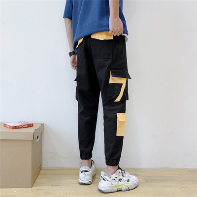 Pantaloni sport barbati cu buzunare in negru si gri