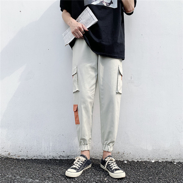 Pantaloni sport barbati cu buzunare in negru si gri