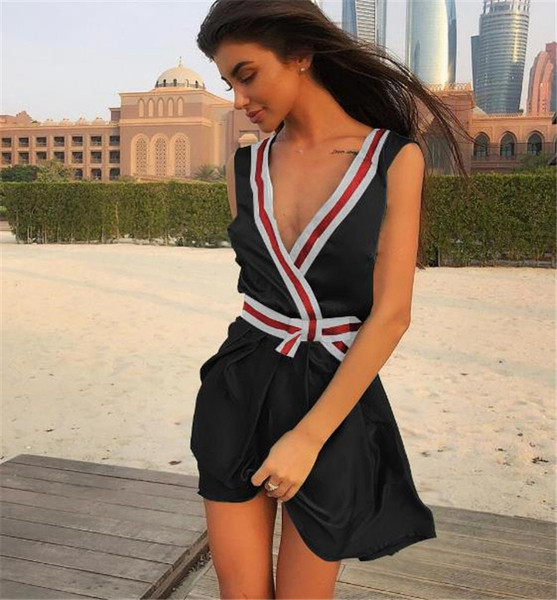 Modern női ruha V-nyakkal és szalaggal, három színben