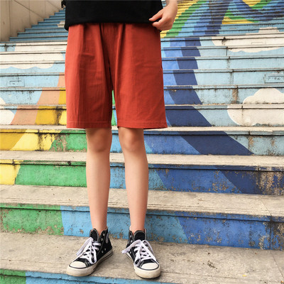 Изчистен модел къси мъжки панталони в няколко цвята