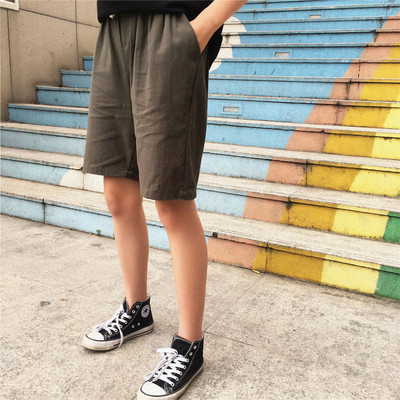 Изчистен модел къси мъжки панталони в няколко цвята