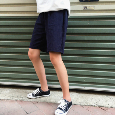 Изчистен модел къси мъжки панталони в няколко цвята