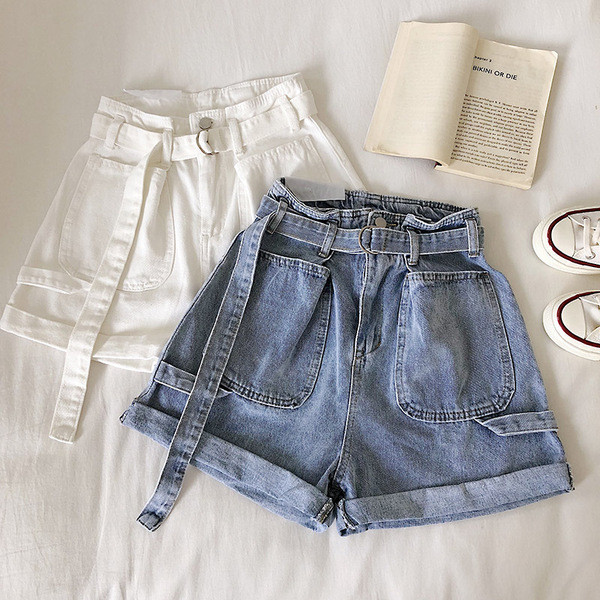 Pantaloni scurți casual de damă cu talie înaltă și buzunare în alb și albastru