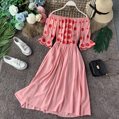 Hímzéses, csupasz vállú, hétköznapi női ruha többféle színben