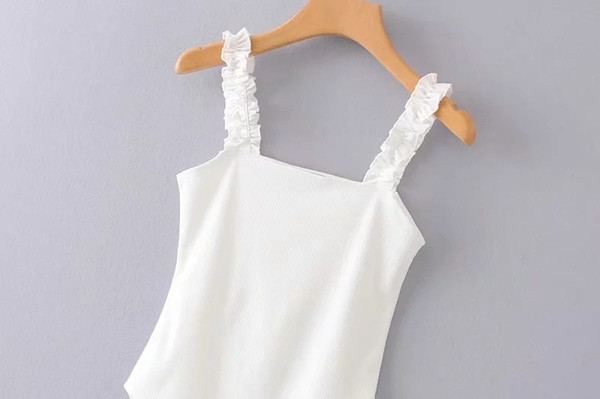 Női test fehér és fekete színben