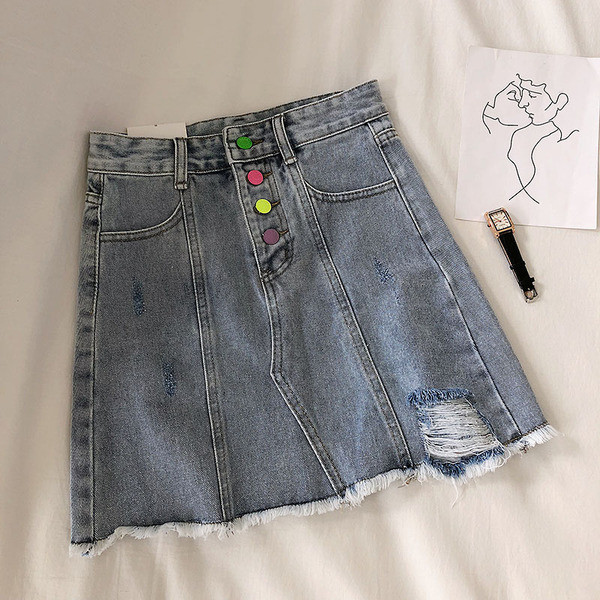 Női farmerszoknya színes gombokkal