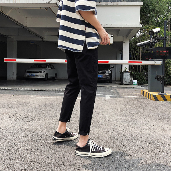 Férfi nadrág Karcsú modell szürke és fekete zsebekkel