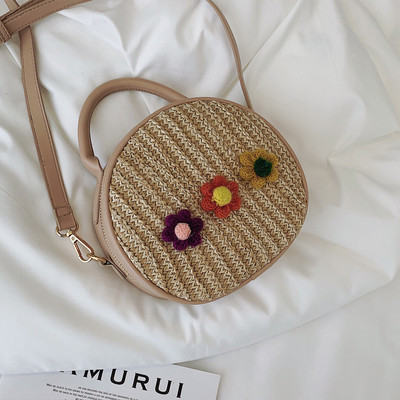 Geanta de dama tricotata cu flori element 3D