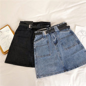 Női farmerszoknya magas derékkal, fekete és kék zsebekkel