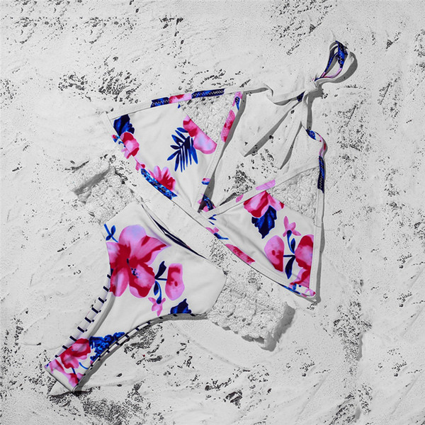 Μοντέρνο γυναικείο μαγιό  με δύο έγχρωμες εκτυπώσεις