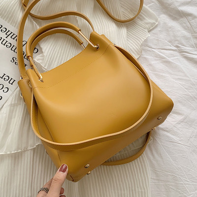 Eko bőrből készült női táska, hosszú és rövid füllel