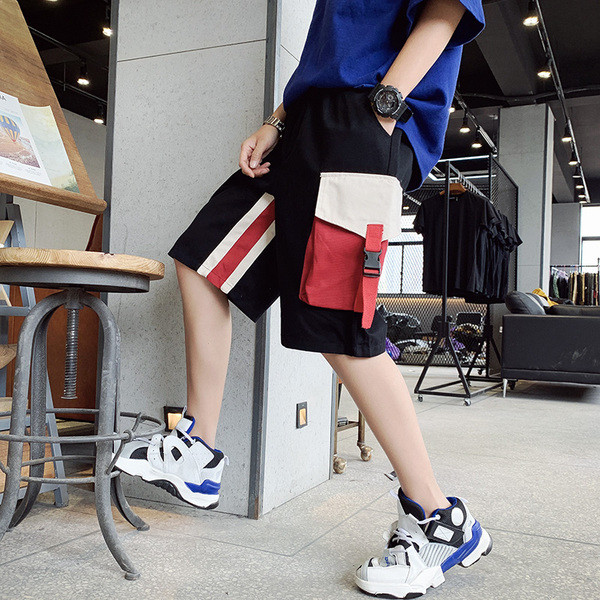 Pantaloni scurți sport pentru bărbați în negru cu buzunare