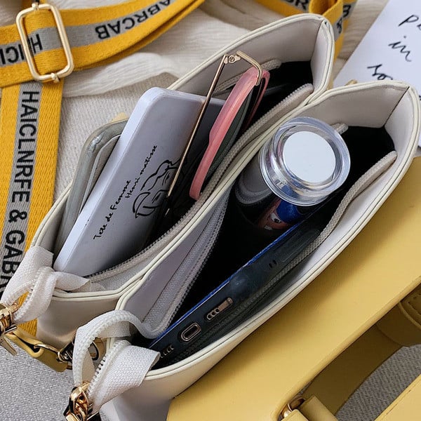 Új modell női táska fém elemekkel