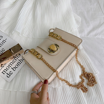 Elegáns női táska fém rögzítéssel több színben