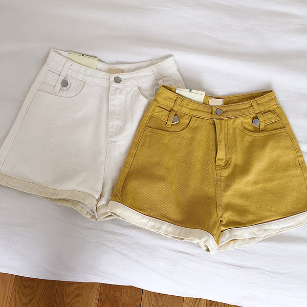 Pantaloni scurti de dama cu talie inalta in doua culori