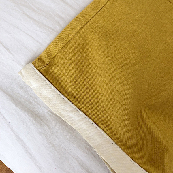 Pantaloni scurti de dama cu talie inalta in doua culori