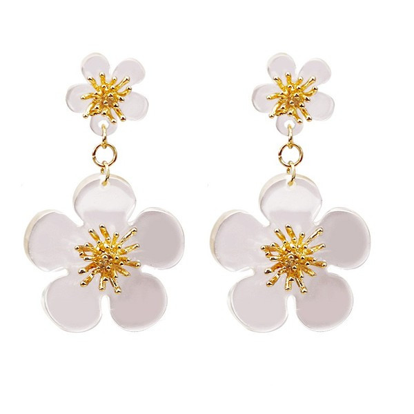 Cercei moderni de dama in forma de floare