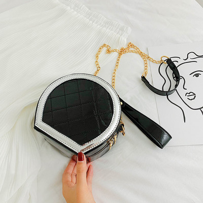 Geanta de dama moderna din piele ecologica si lant metalic