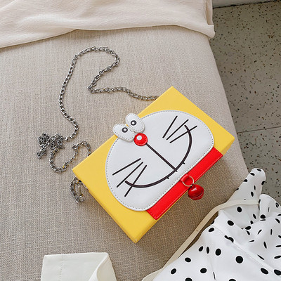 Модерна дамска чанта с 3D елемент в три цвята