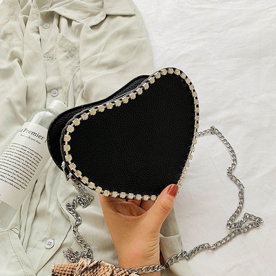 Geanta de dama moderna cu forma de inima si pietre in mai multe culori