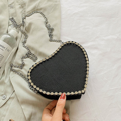 Geanta de dama moderna cu forma de inima si pietre in mai multe culori