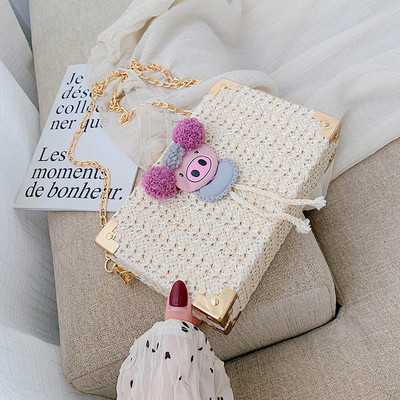 Geanta de dama moderna cu element 3D si lant metalic