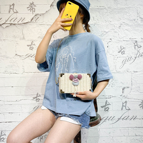 Geanta de dama moderna cu element 3D si lant metalic