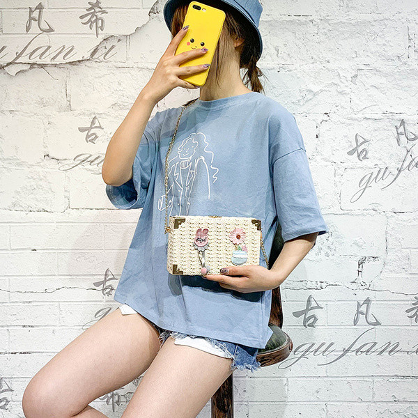 Geanta de dama moderna cu element 3D si lant metalic