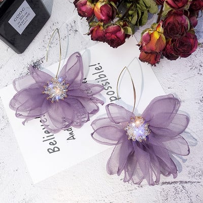 Modern női fülbevaló fehér és lila színben