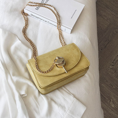 Geanta de dama moderna din piele ecologica cu elemente metalice