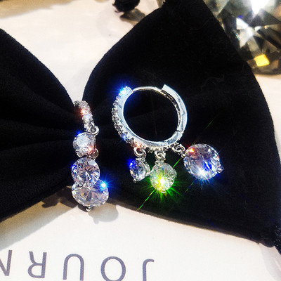 Stílusos női fülbevaló ezüst színben kövekkel