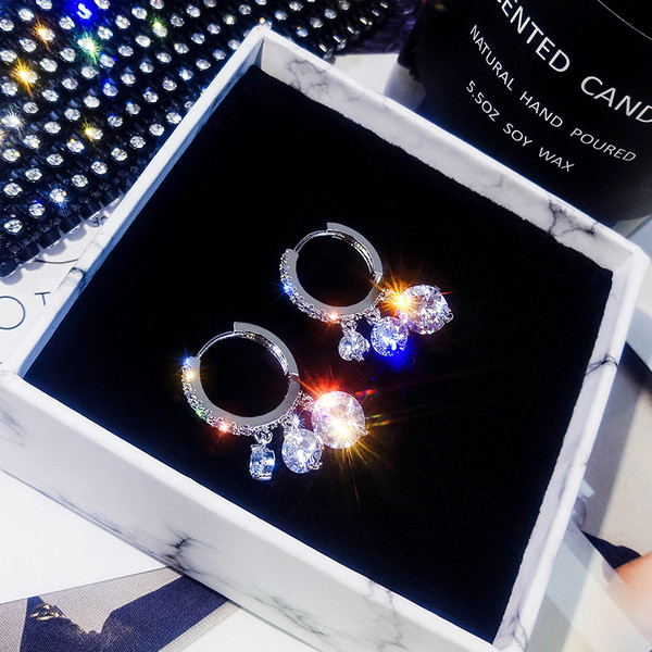 Stílusos női fülbevaló ezüst színben kövekkel