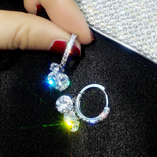 Stílusos női fülbevaló ezüst színben kövekkel